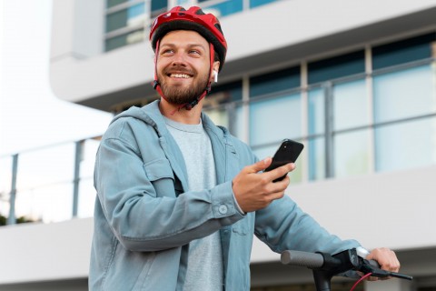 Brasiliense lança serviço inédito para entregadores de app sem vínculo